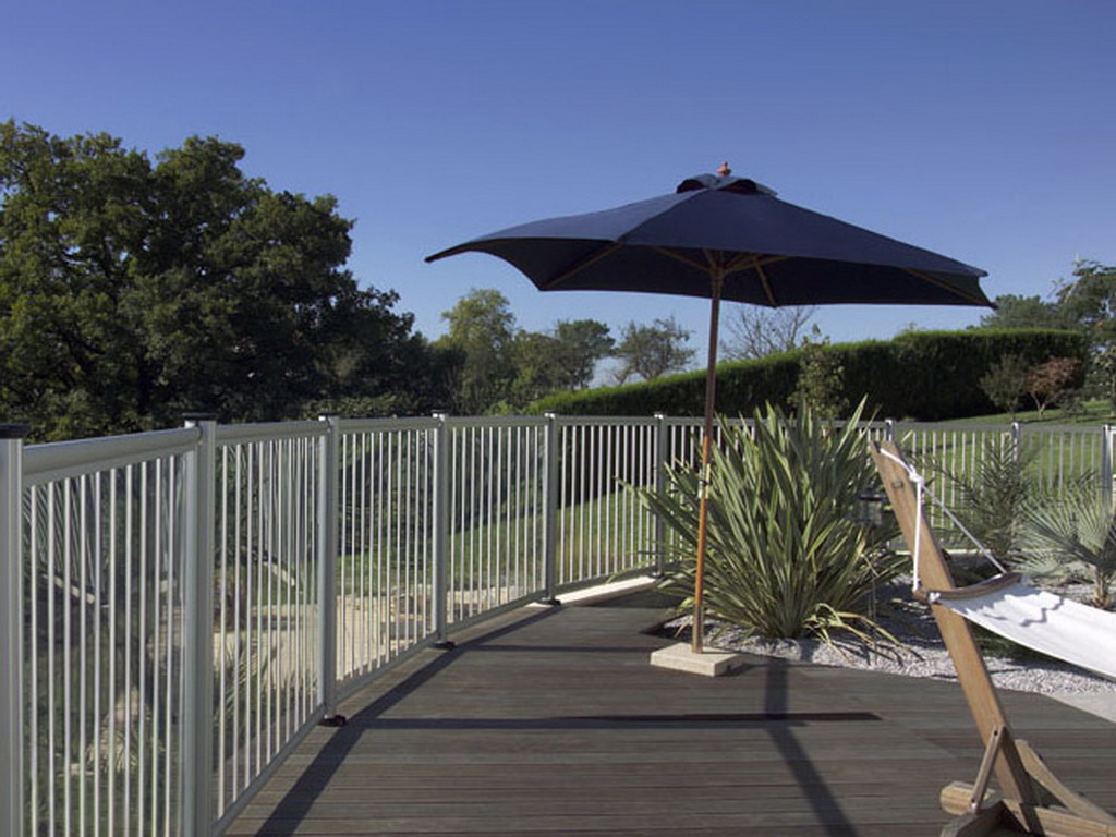 Barriere aluminium SECURAL barreaudage coloris blanc panneau 1.5m