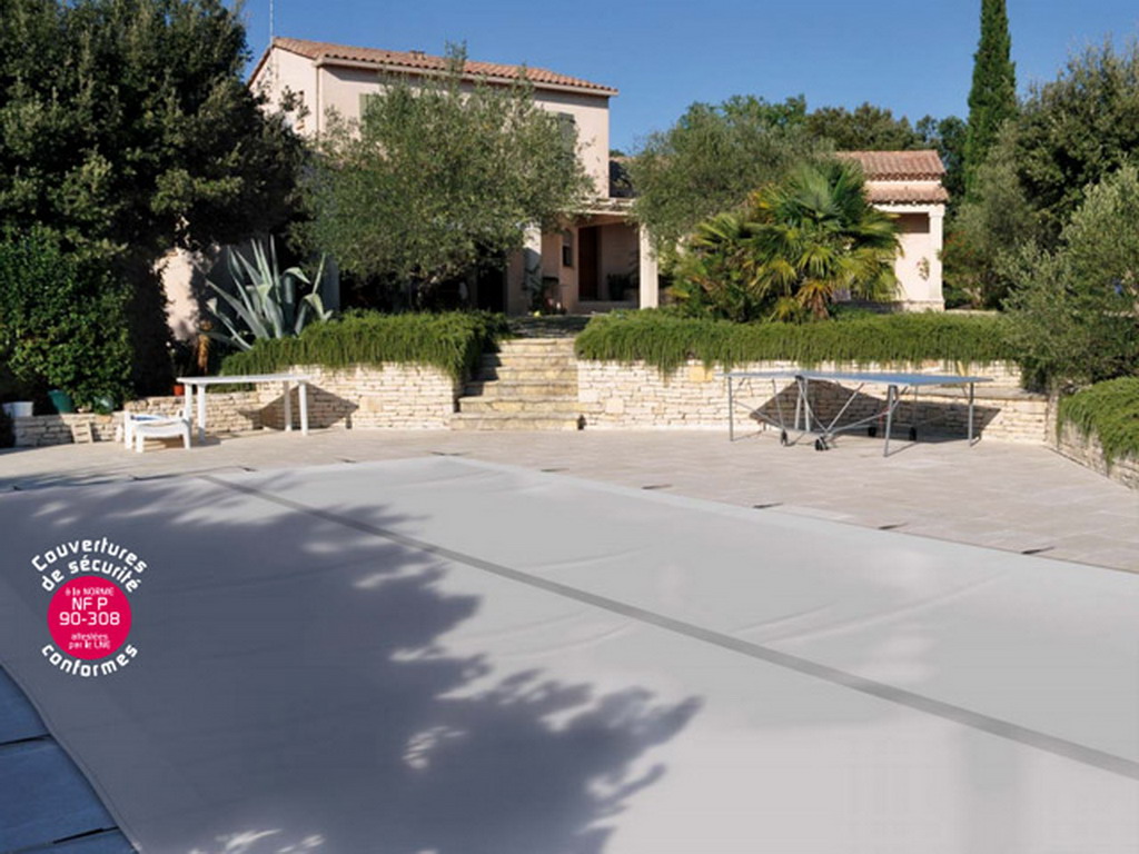 Couverture de securite et d'hivernage Albiges SKIN EXTREM coloris bleu/gris SB geometrique (m²)