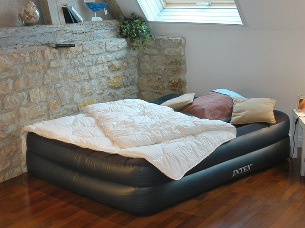 Matelas Airbed gonflable Intex REST BED 203 x 157 x 47cm avec gonfleur electrique integre