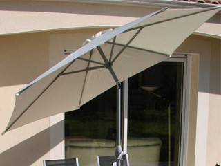 Parasol inclinable en aluminium Ø300cm a manivelle toile coloris ivoire