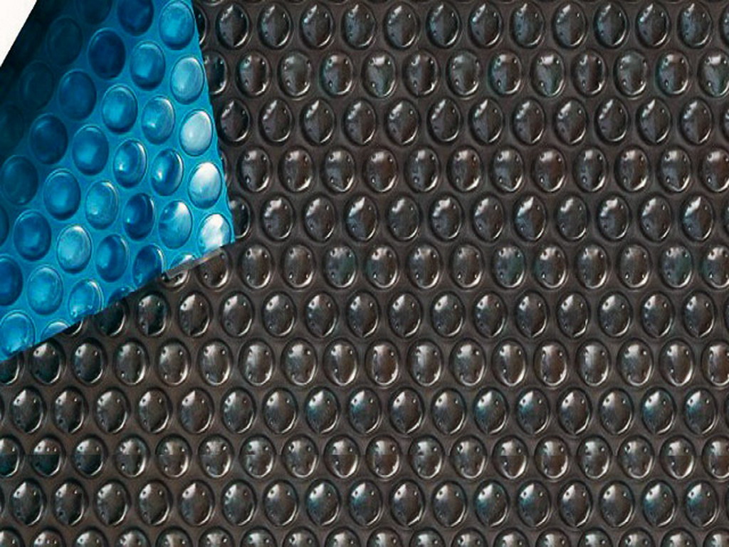 Couverture solaire d'ete ECO BLACK 400µ bleue et noire non bordee