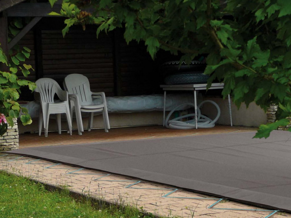 Couverture d'hivernage filtrante Albon VERNOSC coloris gris/noir forme geometrique (m²)