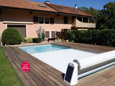 Image Volet automatique hors d'eau Abriblue OPEN SOLAR ENERGY coloris blanc pour piscine 4x8m sans escalier