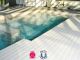 Volet automatique de securite immerge Abriblue IMM'BOX lames et caillebotis PVC blanc pour piscine 4x8m avec escalier Ø