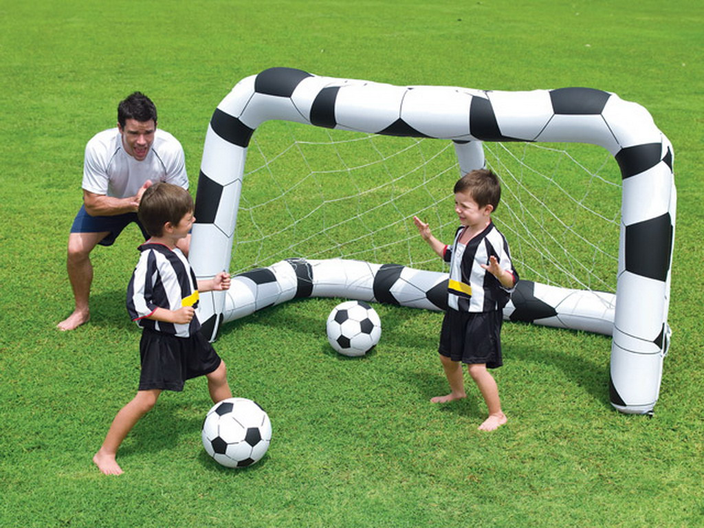 But gonflable Bestway FOOTBALL 213 x 122 x 137cm + 2 ballons Ø36cm