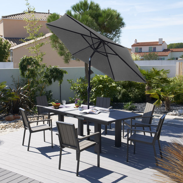 Parasol inclinable aluminium noir a manivelle Ø270cm toile coloris gris - Parasol inclinable en aluminium élégant et fonctionnel