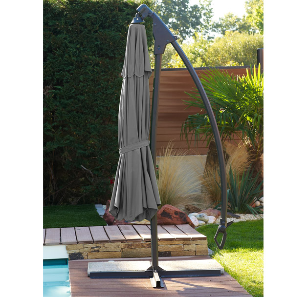Parasol deporte aluminium a manivelle Ø300cm toile coloris gris - Parasol déporté en aluminium élégant et fonctionnel