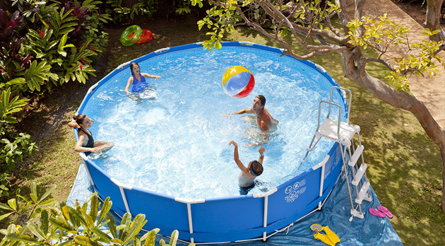 Kit piscine tubulaire Intex METAL FRAME ronde avec filtration a cartouche - Galerie photos et vidéo de la piscine hors-sol tubulaire Intex METAL FRAME