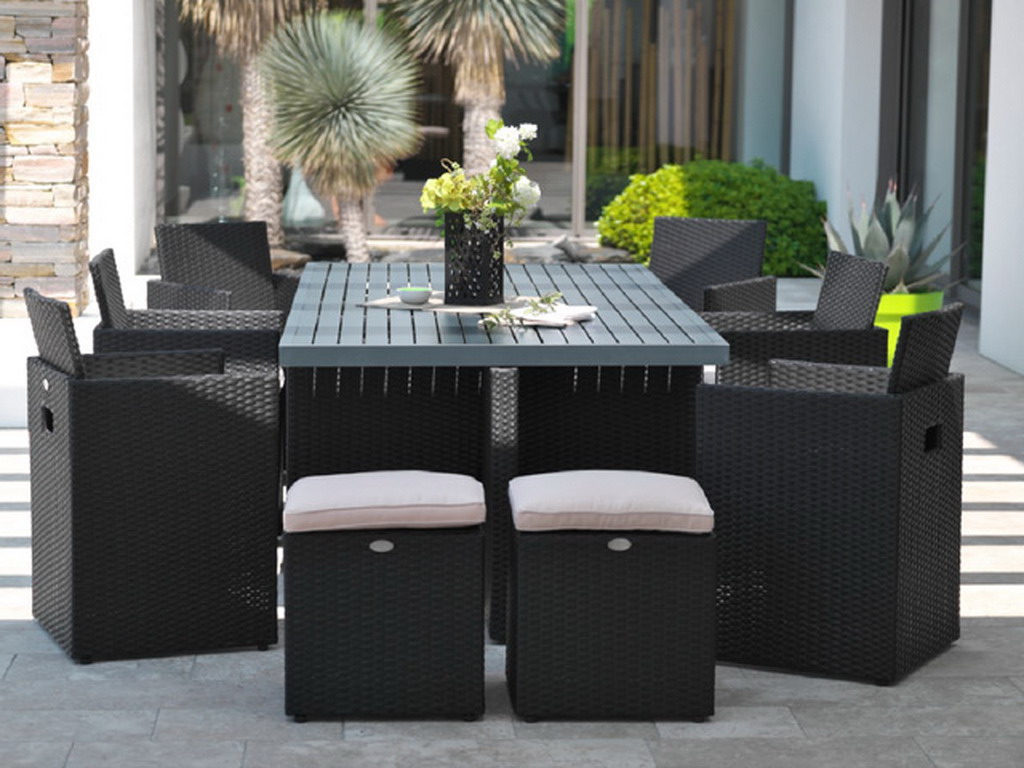 Salon de jardin en resine tressee avec table + 6 fauteuils encastrables + 4 poufs Noir