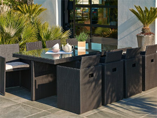 Salon de jardin en resine tressee avec table + 8 fauteuils encastrables Noir