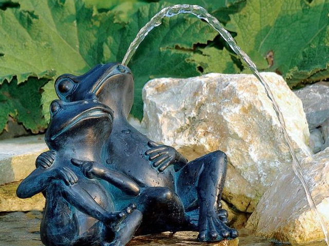 Ubbink Gargouille Petite Grenouille Pour Bassin – Décoration Fontaine 12 Cm Gris, Résine Poly, Embout 9-13 Mm