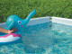 Bouee gonflable piscine ELEPHANT bleu arroseur Bestway 61x69 cm - Autre vue