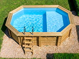 Piscine bois Altanka NEMO octogonale allongee avec plage 4,3x3m H 1,18 m liner bleu