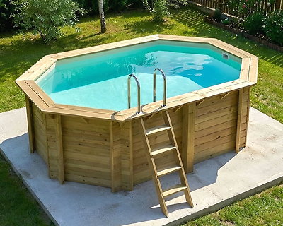 Piscine bois Altanka NEMO octogonale allongée 4,3 x 3m H 1,31m liner sable, pose sur dalle