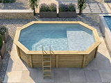 Piscine bois Altanka NEMO octogonale allongee avec plage 5,79 x 3,49m H 1,45m, liner gris ancrage beton - Autre vue