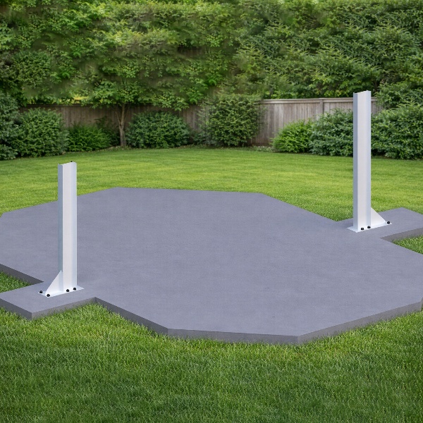 Fixation à visser sur dalle : stabilité et flexibilité pour votre piscine bois Altanka NEMO