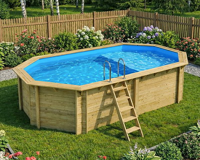 Piscine bois Altanka NEMO octogonale allongée avec plage 5,79 x 3,49m H 1,45m liner bleu, sans dalle béton