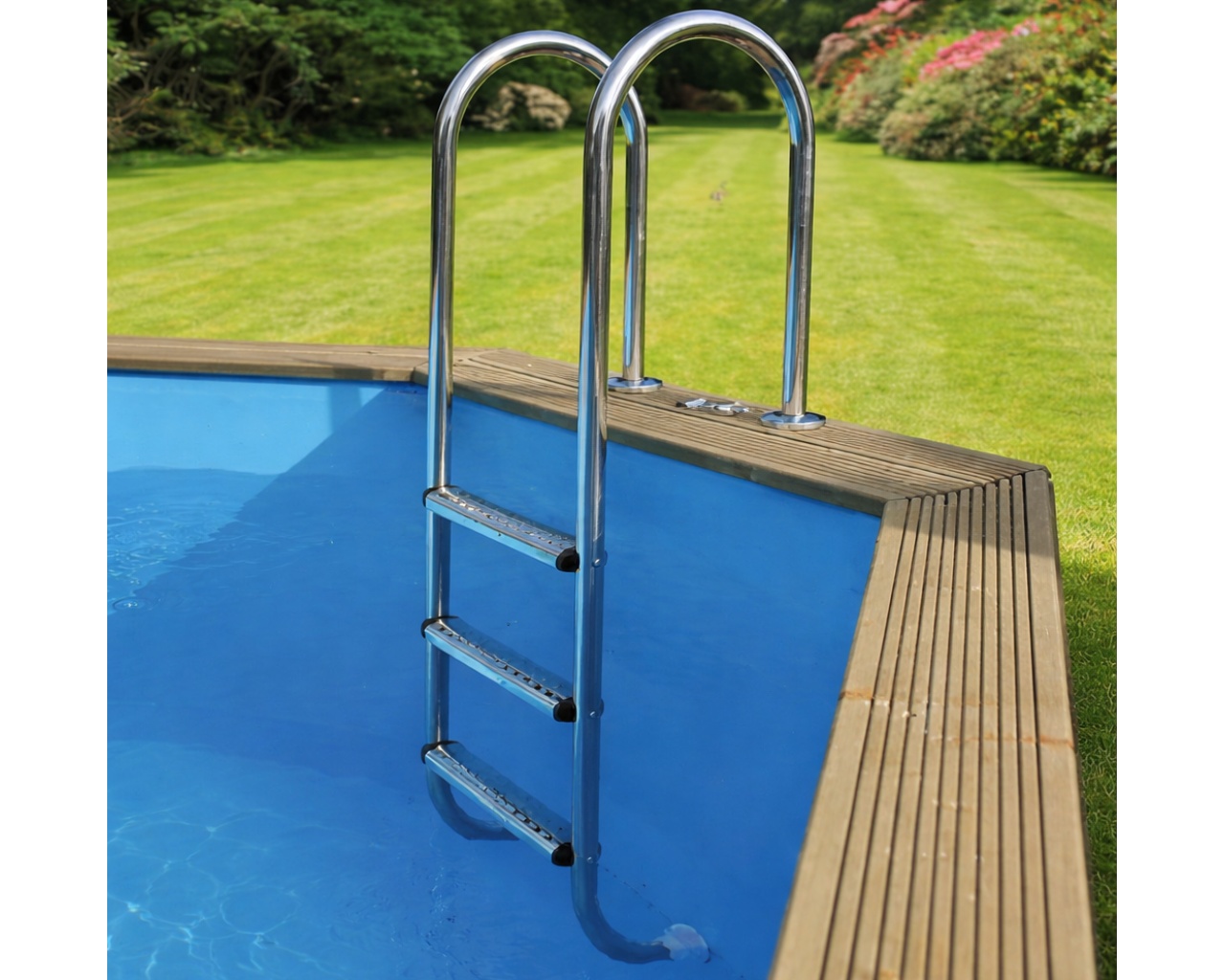 echelle inox interieure Ubbink 3 marches avec ancrages pour piscine bois