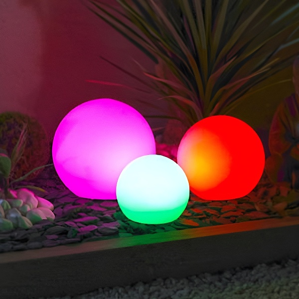 Étanchéité IP68 et garantie Ubbink 2 ans pour une durabilité assurée