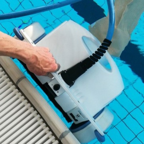 Robot de piscine collectivité Hexagone PEPS 300 : aspiration 37 m³/h et châssis inox marine