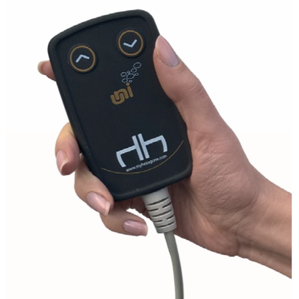 Ascenseur aquatique Hexagone Unirock : un accès piscine adapté aux personnes à mobilité réduite