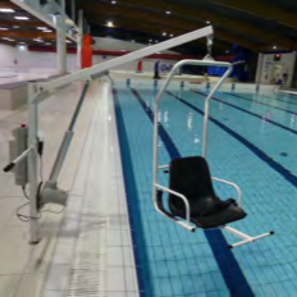 Élévateur piscine Hexagone Unifix motorisé : vérin électrique et mise à l'eau PMR sécurisée