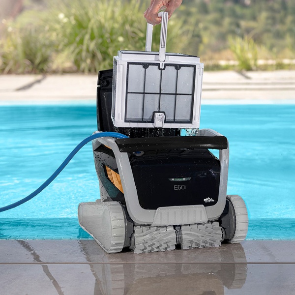 Filtration multicouche et application MyDolphin Plus du robot Dolphin E60i