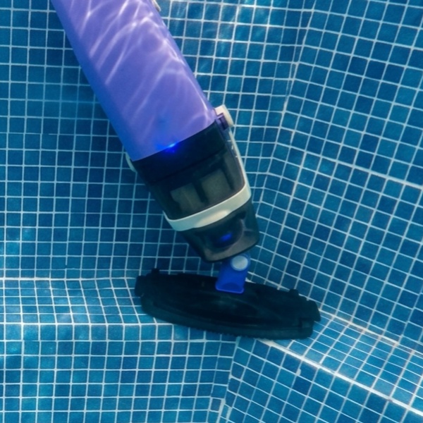 AquaSweep S1 : aspirateur sans fil Niya pour les zones difficiles d'accès