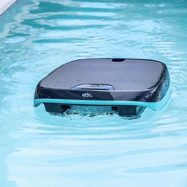 Nettoyage de surface solaire et autonome : comment fonctionne le Skimmi 200